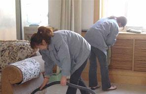 濮阳洁中洁清洁公司 专业家庭保洁服务，厂家直销广告牌批发价格优势